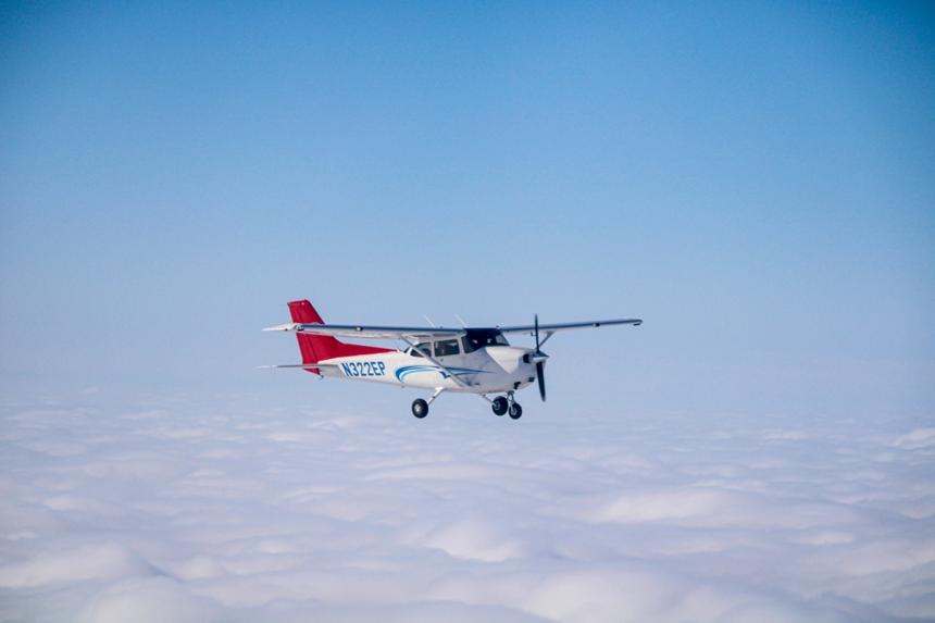 飛行教練機(jī)賽斯納172加入Epic飛行學(xué)院 進(jìn)一步擴(kuò)充培訓(xùn)力量 飛行教練機(jī)賽斯納172加入Epic飛行學(xué)院 進(jìn)一步擴(kuò)充培訓(xùn)力量