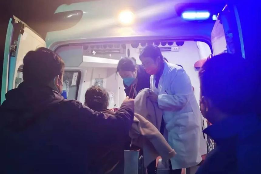 旅客空中心臟病發作,衡陽南岳機場緊急開辟綠色通道 旅客空中心臟病發作,衡陽南岳機場緊急開辟綠色通道