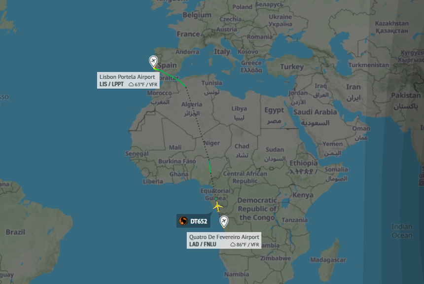 航班遭遇恐怖亂流 托盤飛上機(jī)艙天花板餐具落滿地 10人受傷空姐腿部骨折 航班遭遇恐怖亂流 托盤飛上機(jī)艙天花板餐具落滿地 10人受傷空姐腿部骨折