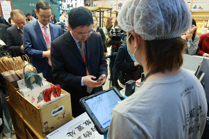 長沙機場成為民航行業首家將數字人民幣應用在航空服務場景的機場 長沙機場成為民航行業首家將數字人民幣應用在航空服務場景的機場