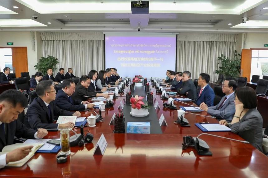 柬埔寨民航國務(wù)秘書處大臣毛哈萬納一行調(diào)研云南航空產(chǎn)業(yè)投資集團 柬埔寨民航國務(wù)秘書處大臣毛哈萬納一行調(diào)研云南航空產(chǎn)業(yè)投資集團