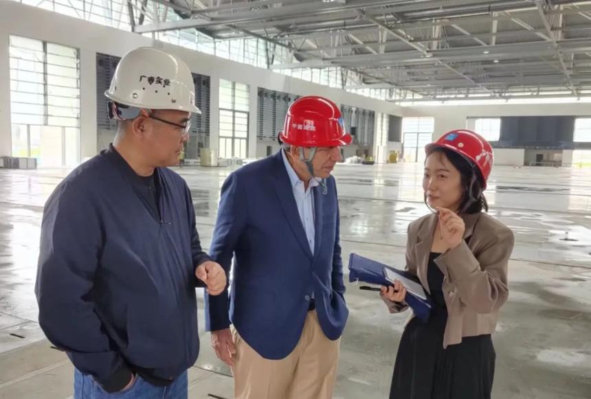 世界航空經濟理論奠基人約翰·卡薩達到鄭州履職 世界航空經濟理論奠基人約翰·卡薩達到鄭州履職