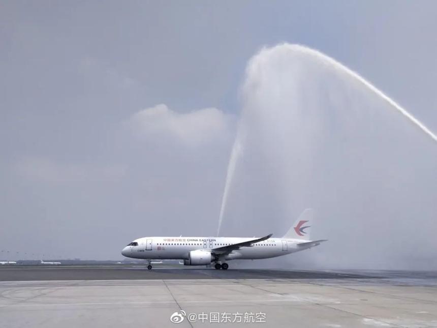 中國國產C919飛機首次商業飛行圓滿成功 波音、空客祝賀 中國國產C919飛機首次商業飛行圓滿成功 波音、空客祝賀
