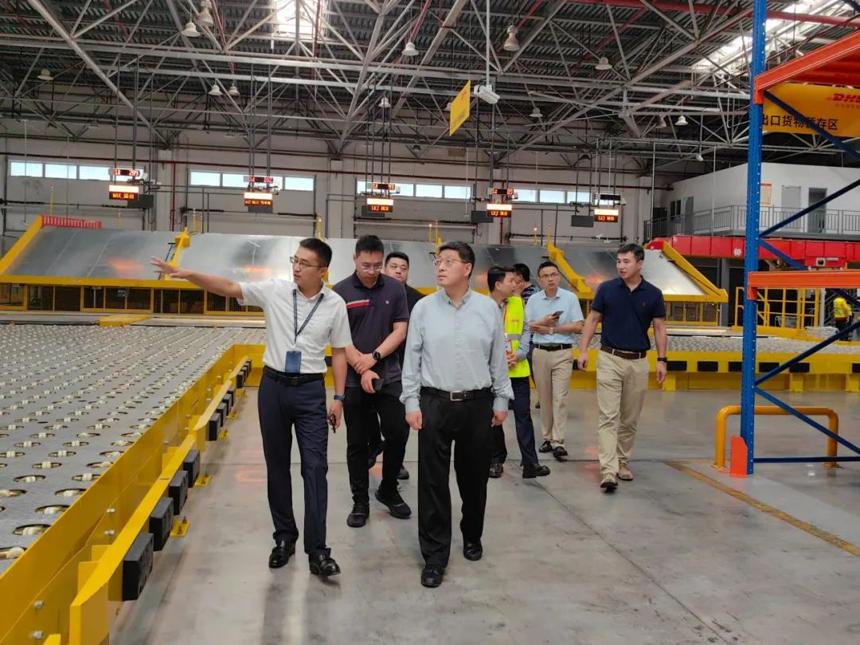 南京臨空經(jīng)濟(jì)示范區(qū)管委會考察團(tuán)赴蘇南碩放機場考察調(diào)研 南京臨空經(jīng)濟(jì)示范區(qū)管委會考察團(tuán)赴蘇南碩放機場考察調(diào)研