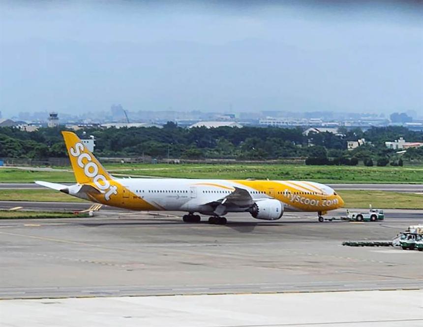 酷航一架客機半夜降落臺灣桃園機場 落地發現少一個輪胎 酷航一架客機半夜降落臺灣桃園機場 落地發現少一個輪胎