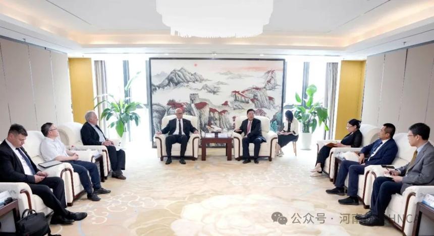 斯洛伐克交通部長、駐華大使一行到訪中豫航空