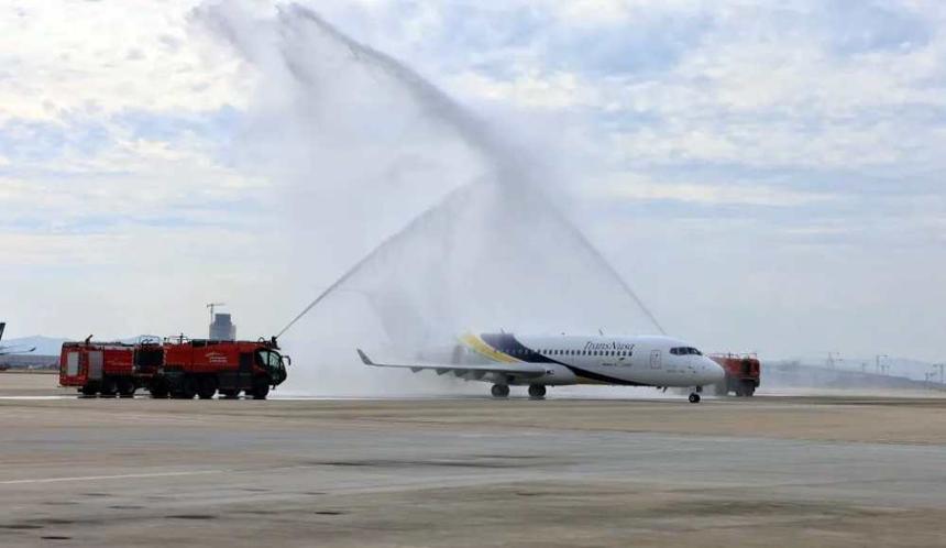 中國國產支線飛機ARJ21最長商業航線! 印尼翎亞航空美娜多-廣州成功首航 中國國產支線飛機ARJ21最長商業航線! 印尼翎亞航空美娜多-廣州成功首航