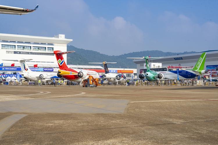 中國商飛聯(lián)合國內(nèi)外合作伙伴打造商用飛機產(chǎn)業(yè)館 中國商飛聯(lián)合國內(nèi)外合作伙伴打造商用飛機產(chǎn)業(yè)館