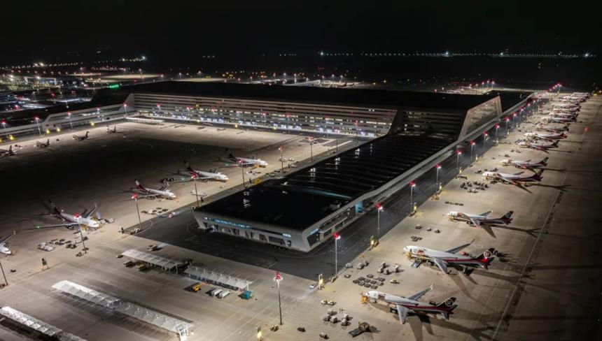 “貨”力全開 鄂州花湖機場貨運吞吐量突破120萬噸 “貨”力全開 鄂州花湖機場貨運吞吐量突破120萬噸