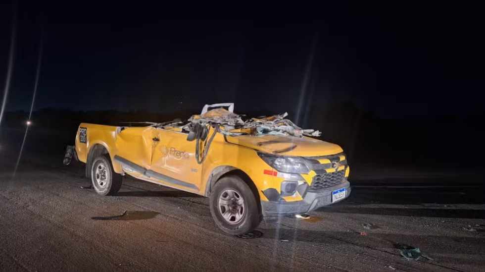 驚險萬分!一架波音客機晚上加速起飛竟然撞上皮卡:飛機急剎車 卡車被削頂! 驚險萬分!一架波音客機晚上加速起飛竟然撞上皮卡:飛機急剎車 卡車被削頂!