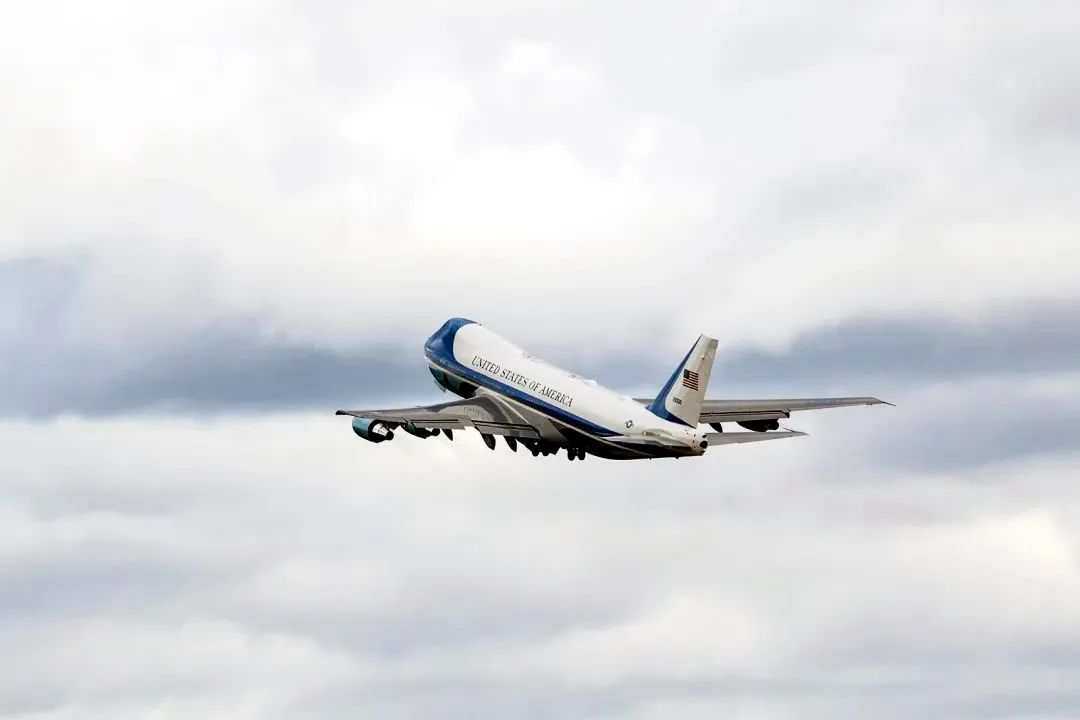 美國總統專機新機交付一再延期 特朗普等不及 準備購買二手機改裝“空軍一號” 美國總統專機新機交付一再延期 特朗普等不及 準備購買二手機改裝“空軍一號”