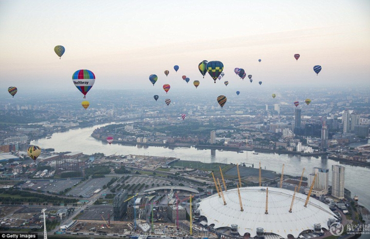 6月19日，英國倫敦舉行一年一度的市長熱氣球比賽，為市長基金募集善款