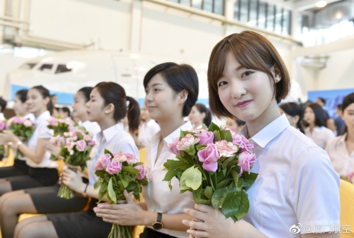   8月16日，廈門航空舉辦首批臺灣籍空中乘務員入職儀式