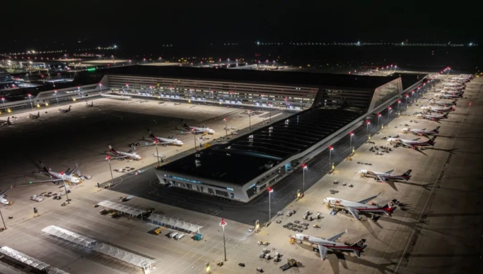 “貨”力全開 鄂州花湖機場貨運吞吐量突破120萬噸