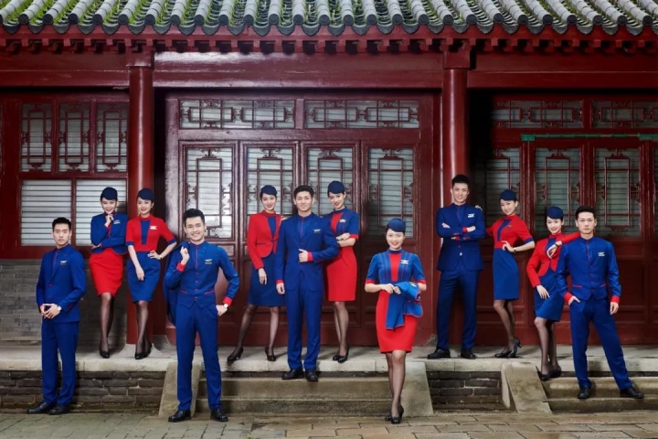  9月24日，河北航空發布第三代空乘制服。