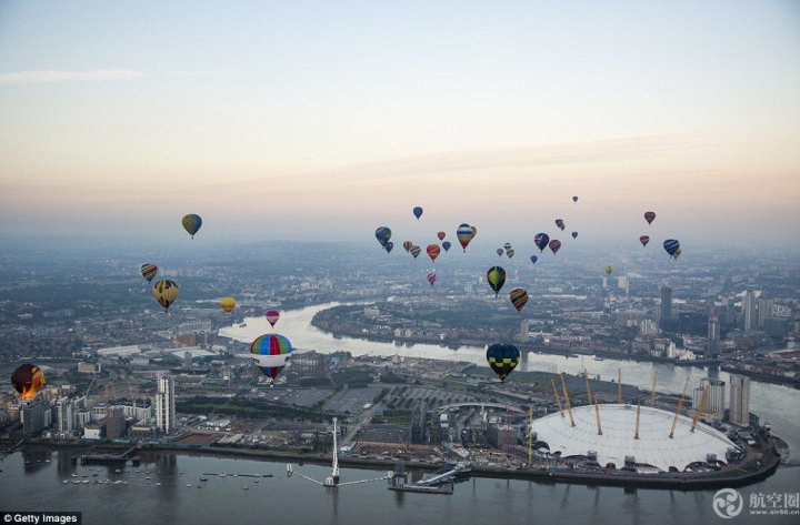 6月19日，英國倫敦舉行一年一度的市長熱氣球比賽，為市長基金募集善款