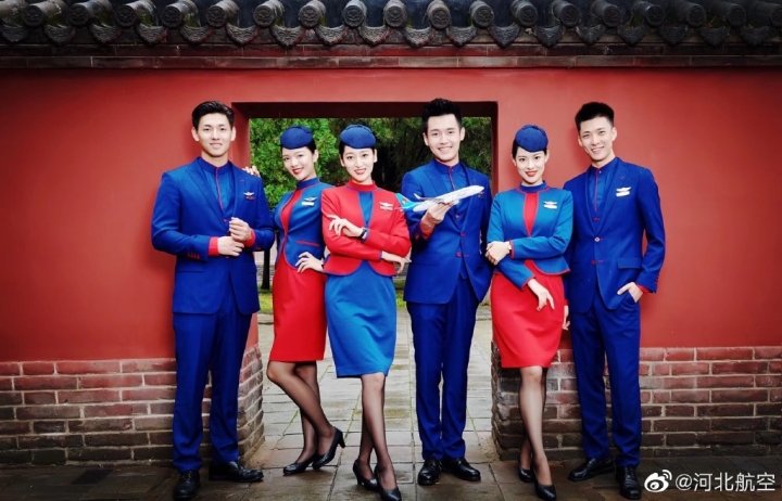  9月24日，河北航空發布第三代空乘制服。