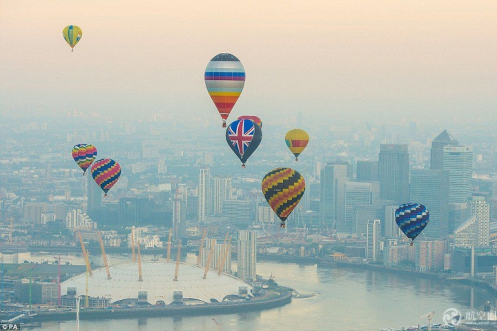 6月19日，英國倫敦舉行一年一度的市長熱氣球比賽，為市長基金募集善款