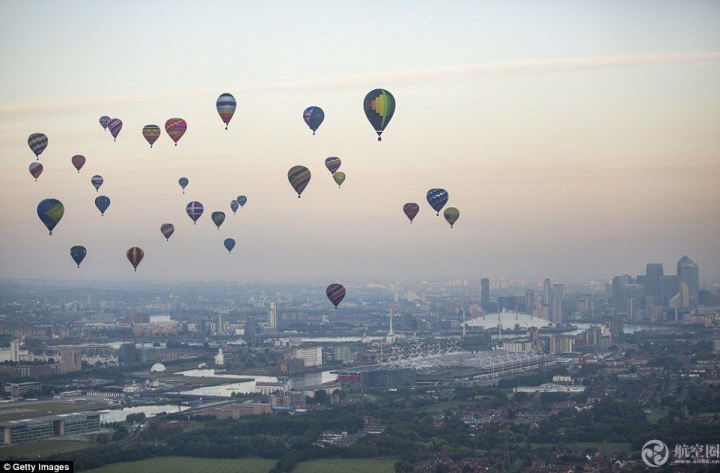 6月19日，英國倫敦舉行一年一度的市長熱氣球比賽，為市長基金募集善款