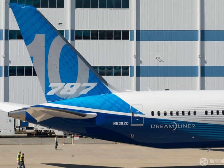 波音787夢想飛機家族的第三個成員787-10于當地時間2017年2月17日在波音南卡工廠首次亮相。