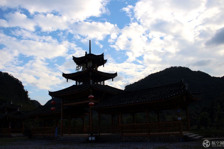 廣西環(huán)江牛角寨瀑布群景區(qū) 冬日別有風(fēng)情